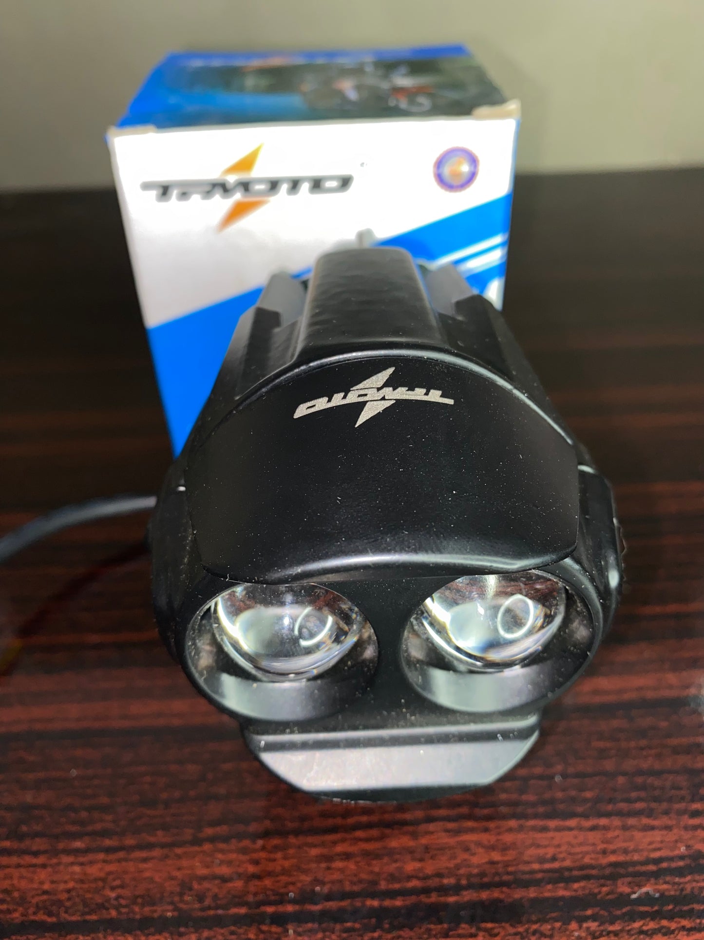 2 LENS LIGHT FOR BIKES AND CAR (SHINE ON WHEEL)